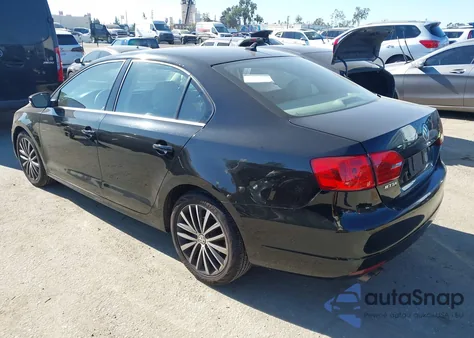 2012 Volkswagen Jetta 2.5L Sel Premium z USA, uszkodzony, nr VIN 3VWLP7AJ6CM381439